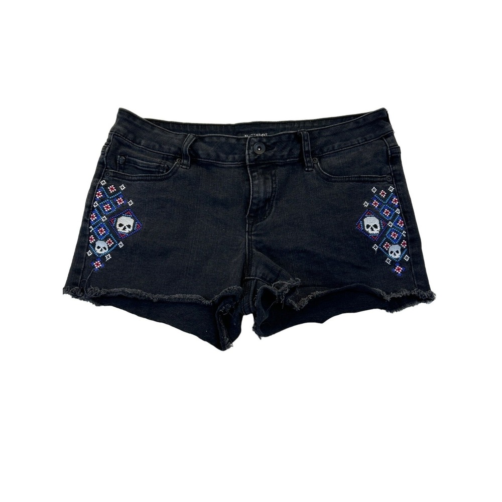 Blackheart Shorts Womens 9 Black Low Rise Jean Embroidered Skull Detail